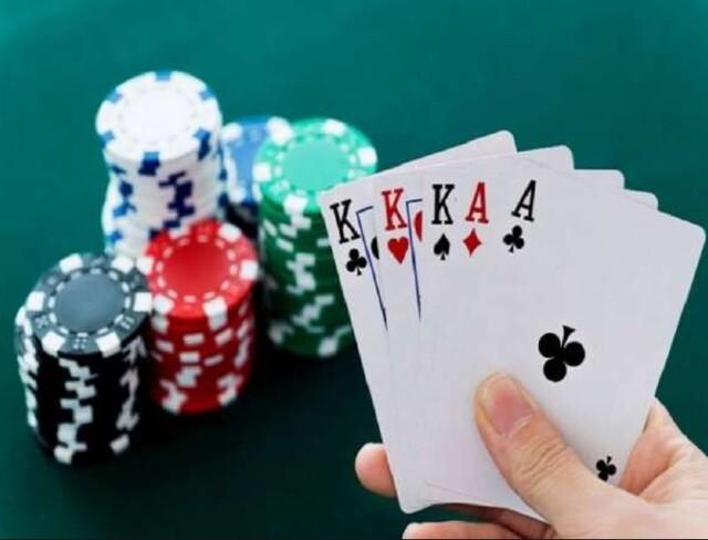 Hướng dẫn chơi poker cực đơn giản cho người mới vào