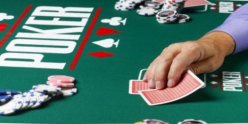 Chiến thuật chơi game bài Poker tại nhà cái uy tín