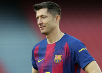 Phong cách thi đấu sát thủ của Robert Lewandowski trong vòng cấm